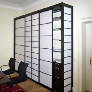 Leicht und elegant: Büroschrank mit Shoji-Schiebetüren