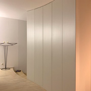 Hinter manch gewölbter Fassade versteckt sich Schrankinhalt